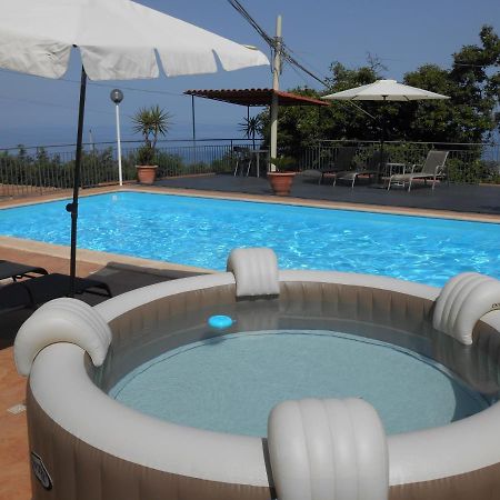 Al Villino Sunshine In Villa Con Piscina Ed Idromassaggio 산탈피오 외부 사진