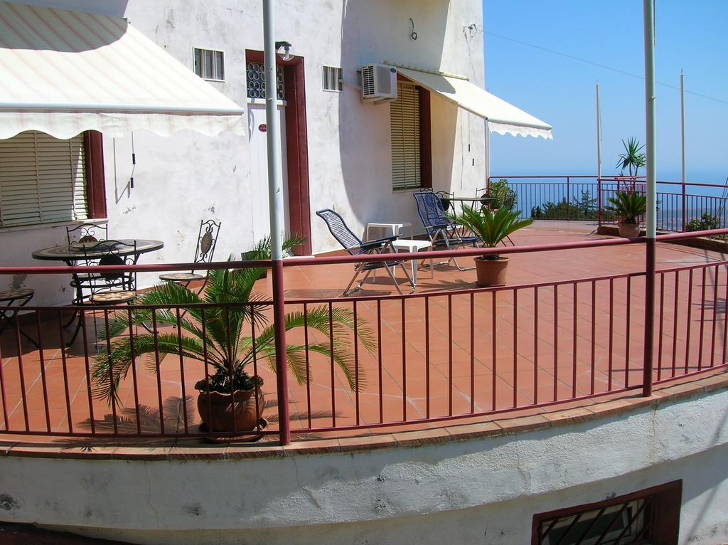Al Villino Sunshine In Villa Con Piscina Ed Idromassaggio 산탈피오 객실 사진